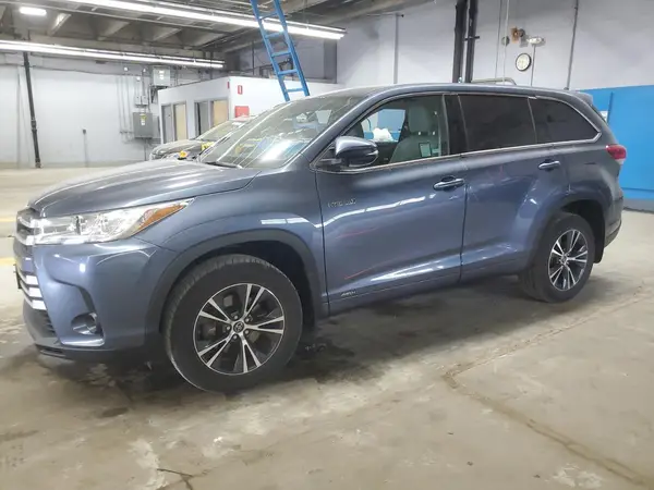 5TDBGRFH8JS048303 2018 TOYOTA HIGHLANDER - Image 1