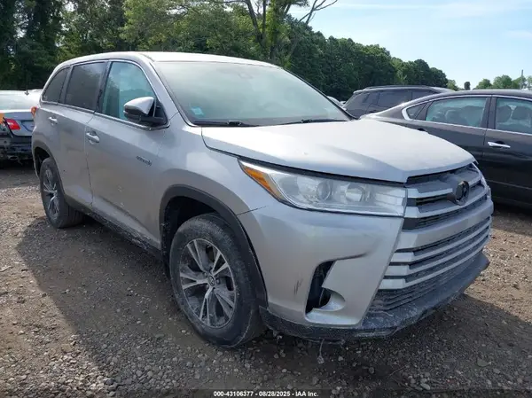 5TDBGRFH8KS057049 2019 TOYOTA HIGHLANDER - Image 1