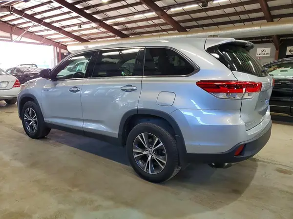 5TDBGRFH8KS058685 2019 TOYOTA HIGHLANDER - Image 2