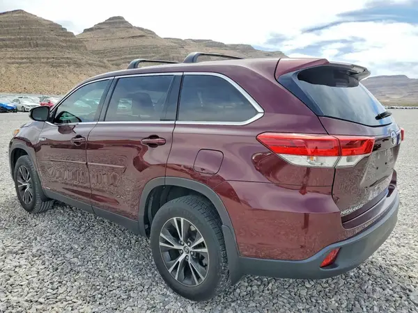 5TDBGRFH8KS076345 2019 TOYOTA HIGHLANDER - Image 2