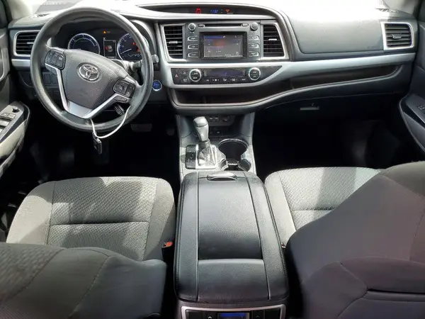 5TDBGRFH8KS076345 2019 TOYOTA HIGHLANDER - Image 8
