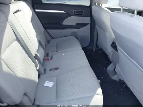 5TDBGRFH9JS046432 2018 TOYOTA HIGHLANDER - Image 8