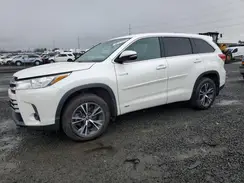 5TDBGRFHXHS021811 2017 TOYOTA HIGHLANDER
