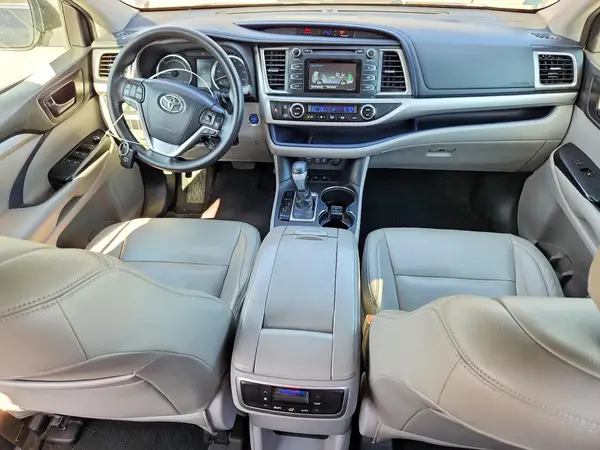 5TDBGRFHXJS041000 2018 TOYOTA HIGHLANDER - Image 8