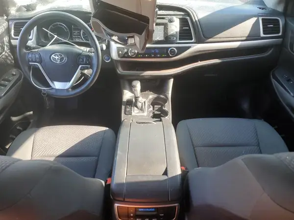 5TDBGRFHXKS057859 2019 TOYOTA HIGHLANDER - Image 8