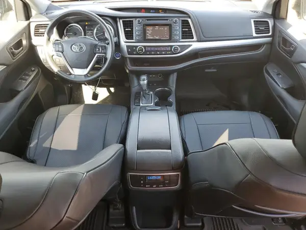 5TDBGRFHXKS078422 2019 TOYOTA HIGHLANDER - Image 8