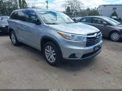 5TDBKRFH0GS228902 2016 TOYOTA HIGHLANDER