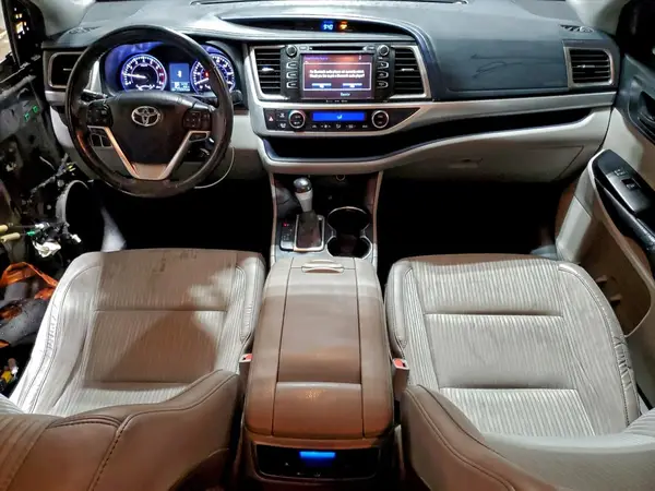 5TDBKRFH0GS235753 2016 TOYOTA HIGHLANDER - Image 8
