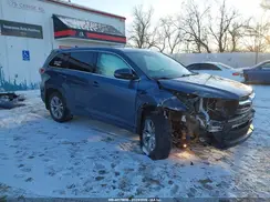 5TDBKRFH0GS236031 2016 TOYOTA HIGHLANDER