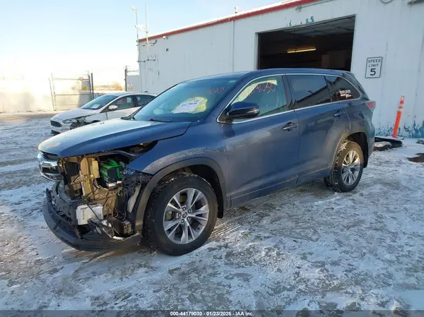 5TDBKRFH0GS236031 2016 TOYOTA HIGHLANDER - Image 2