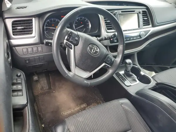 5TDBKRFH0GS237759 2016 TOYOTA HIGHLANDER - Image 8