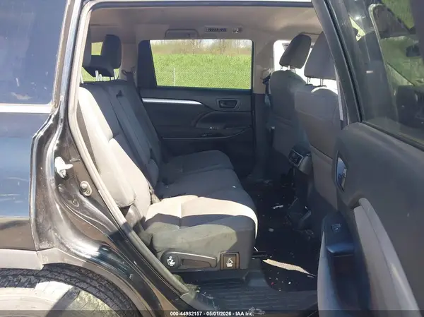 5TDBKRFH0GS257803 2016 TOYOTA HIGHLANDER - Image 8