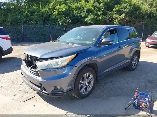 5TDBKRFH0GS258305 2016 TOYOTA HIGHLANDER - Image 2
