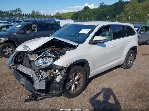 5TDBKRFH0GS258398 2016 TOYOTA HIGHLANDER - Image 2
