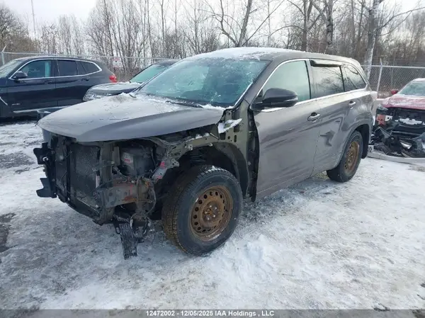 5TDBKRFH0GS266369 2016 TOYOTA HIGHLANDER - Image 2