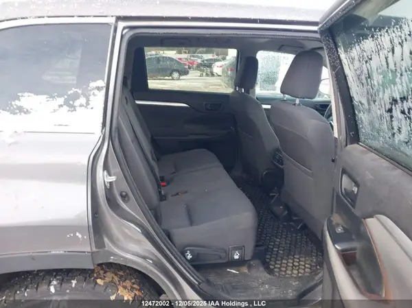 5TDBKRFH0GS266369 2016 TOYOTA HIGHLANDER - Image 8