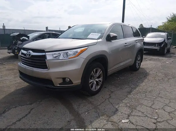 5TDBKRFH0GS268221 2016 TOYOTA HIGHLANDER - Image 2