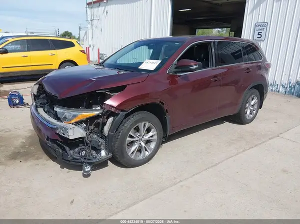 5TDBKRFH0GS270728 2016 TOYOTA HIGHLANDER - Image 2