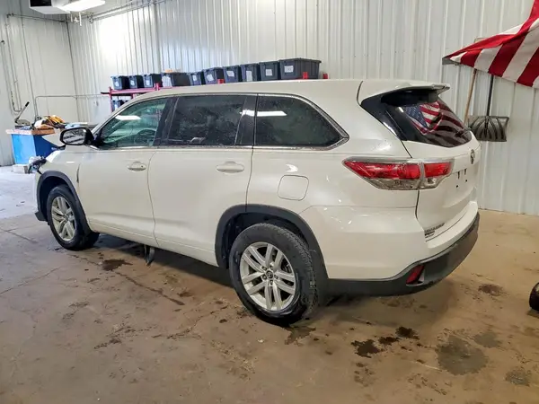 5TDBKRFH0GS283558 2016 TOYOTA HIGHLANDER - Image 2