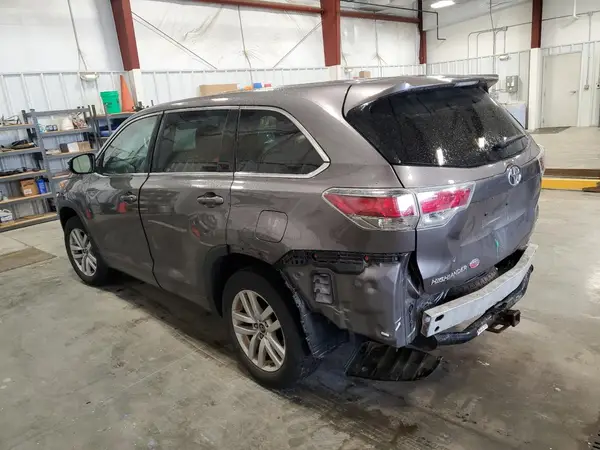 5TDBKRFH0GS286900 2016 TOYOTA HIGHLANDER - Image 2