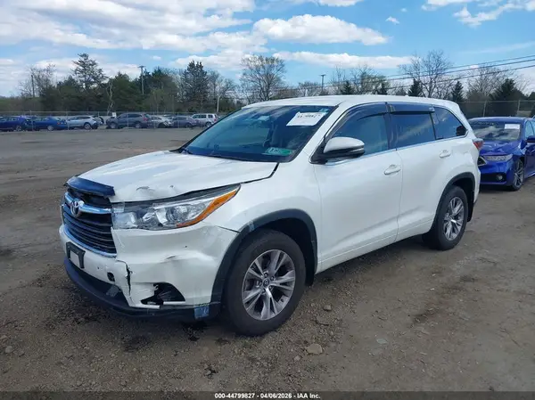 5TDBKRFH0GS289781 2016 TOYOTA HIGHLANDER - Image 2
