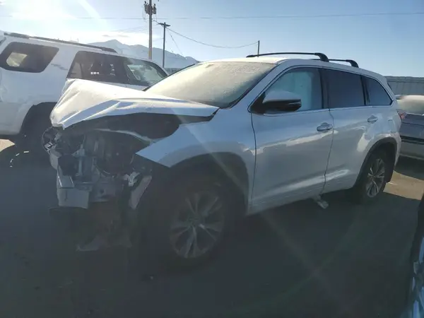 5TDBKRFH0GS315487 2016 TOYOTA HIGHLANDER - Image 1