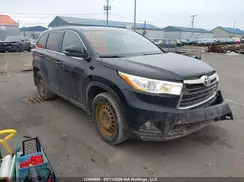 5TDBKRFH0GS325484 2016 TOYOTA HIGHLANDER
