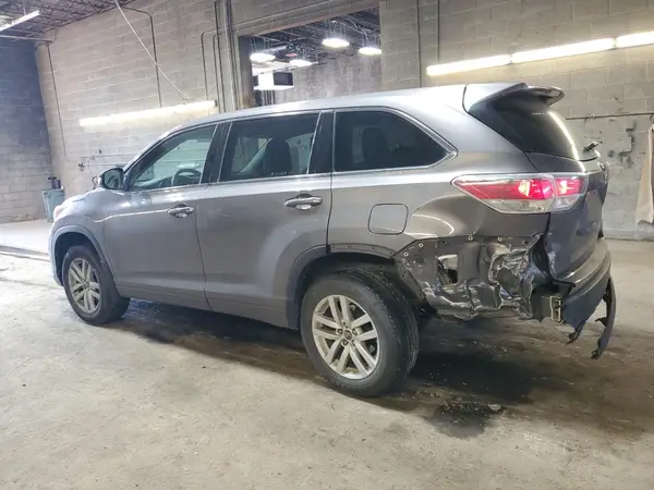 5TDBKRFH0GS333259 2016 TOYOTA HIGHLANDER - Image 2