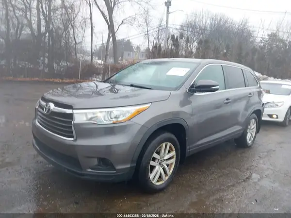 5TDBKRFH0GS353138 2016 TOYOTA HIGHLANDER - Image 2