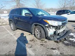 5TDBKRFH1GS227984 2016 TOYOTA HIGHLANDER