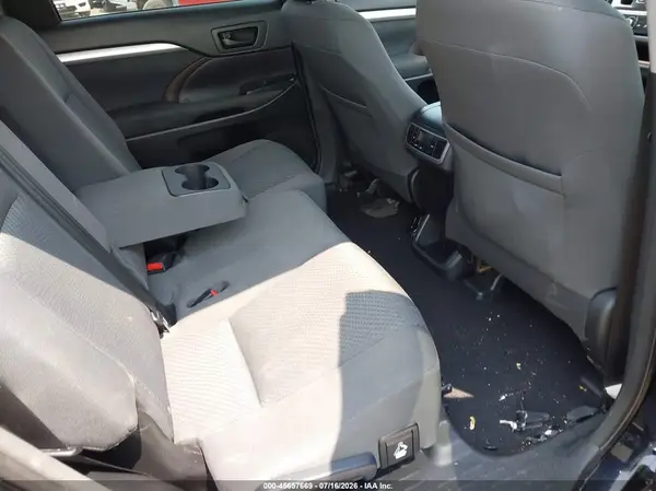 5TDBKRFH1GS235213 2016 TOYOTA HIGHLANDER - Image 8