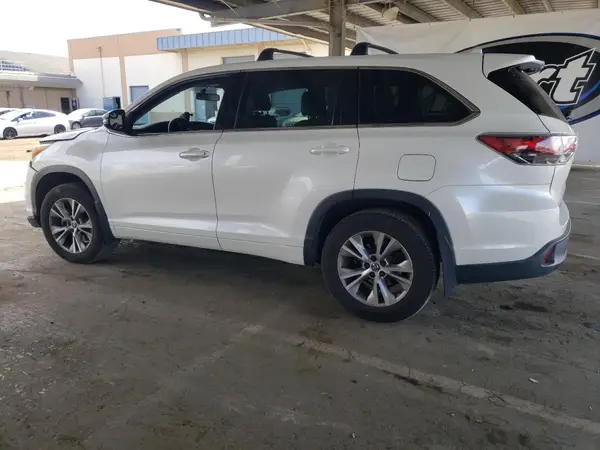 5TDBKRFH1GS238743 2016 TOYOTA HIGHLANDER - Image 2