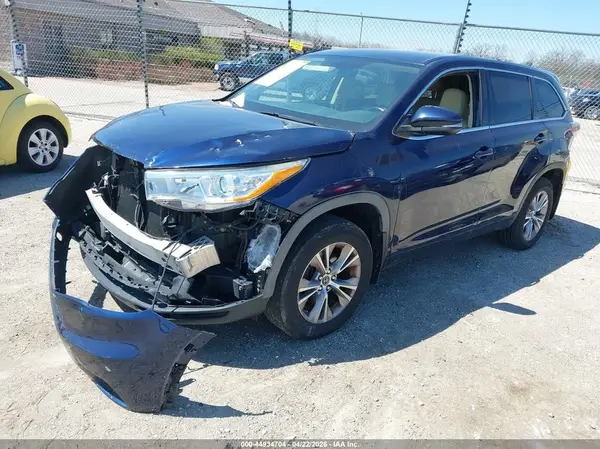 5TDBKRFH1GS245031 2016 TOYOTA HIGHLANDER - Image 2