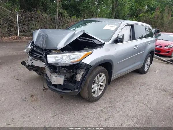 5TDBKRFH1GS255817 2016 TOYOTA HIGHLANDER - Image 2