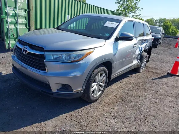 5TDBKRFH1GS257292 2016 TOYOTA HIGHLANDER - Image 2