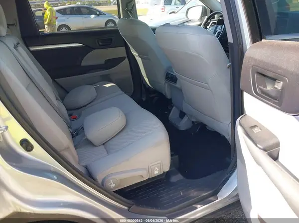 5TDBKRFH1GS257292 2016 TOYOTA HIGHLANDER - Image 8