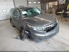 5TDBKRFH1GS268230 2016 TOYOTA HIGHLANDER