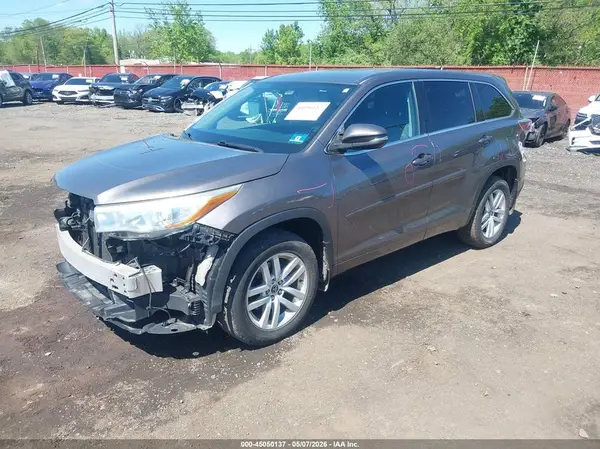 5TDBKRFH1GS269233 2016 TOYOTA HIGHLANDER - Image 2