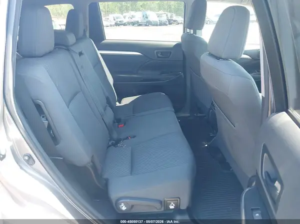 5TDBKRFH1GS269233 2016 TOYOTA HIGHLANDER - Image 8
