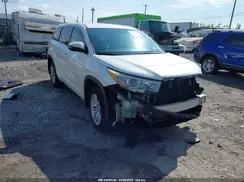 5TDBKRFH1GS269457 2016 TOYOTA HIGHLANDER