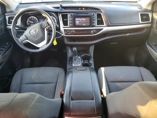 5TDBKRFH1GS289448 2016 TOYOTA HIGHLANDER - Image 8