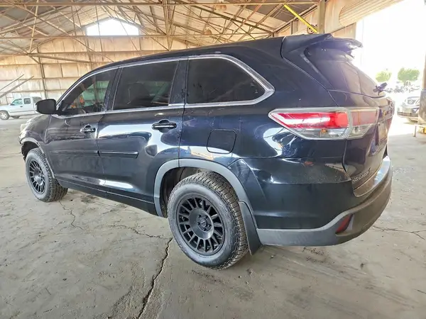 5TDBKRFH1GS299591 2016 TOYOTA HIGHLANDER - Image 2