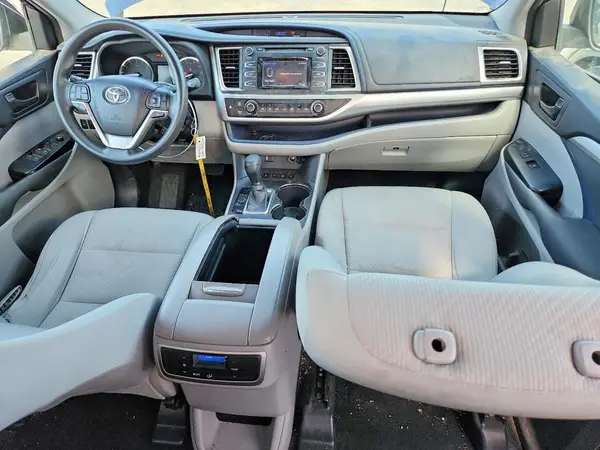 5TDBKRFH1GS301453 2016 TOYOTA HIGHLANDER - Image 8