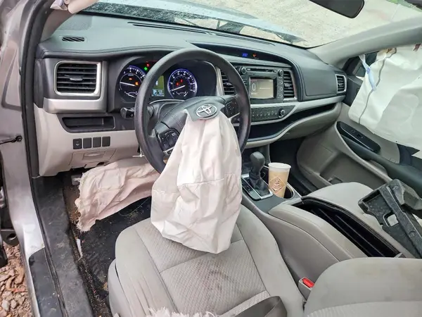5TDBKRFH1GS310704 2016 TOYOTA HIGHLANDER - Image 8