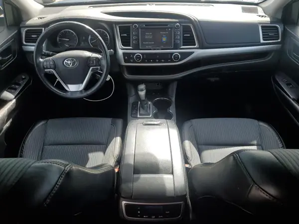 5TDBKRFH1GS313229 2016 TOYOTA HIGHLANDER - Image 8