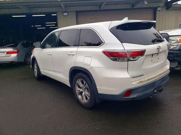 5TDBKRFH1GS315787 2016 TOYOTA HIGHLANDER - Image 2