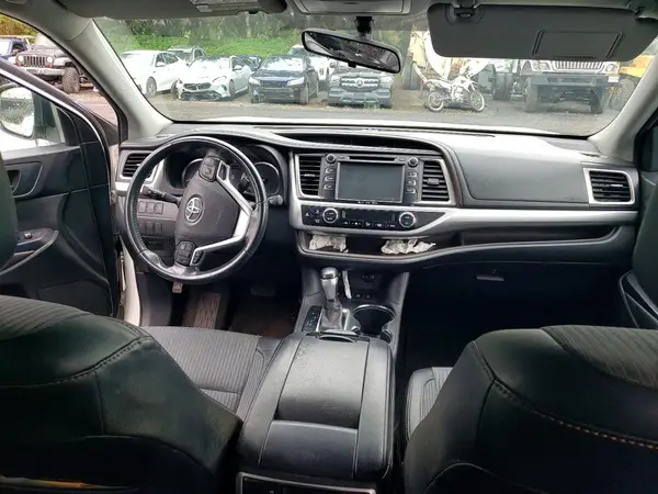 5TDBKRFH1GS315787 2016 TOYOTA HIGHLANDER - Image 8