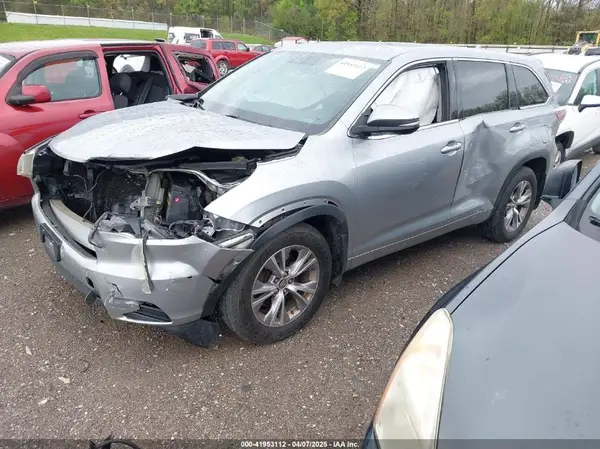 5TDBKRFH1GS317748 2016 TOYOTA HIGHLANDER - Image 2