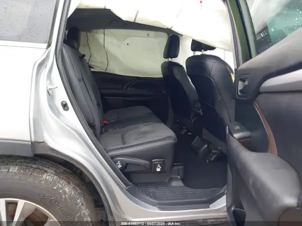5TDBKRFH1GS317748 2016 TOYOTA HIGHLANDER - Image 8