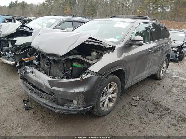 5TDBKRFH1GS338051 2016 TOYOTA HIGHLANDER - Image 2